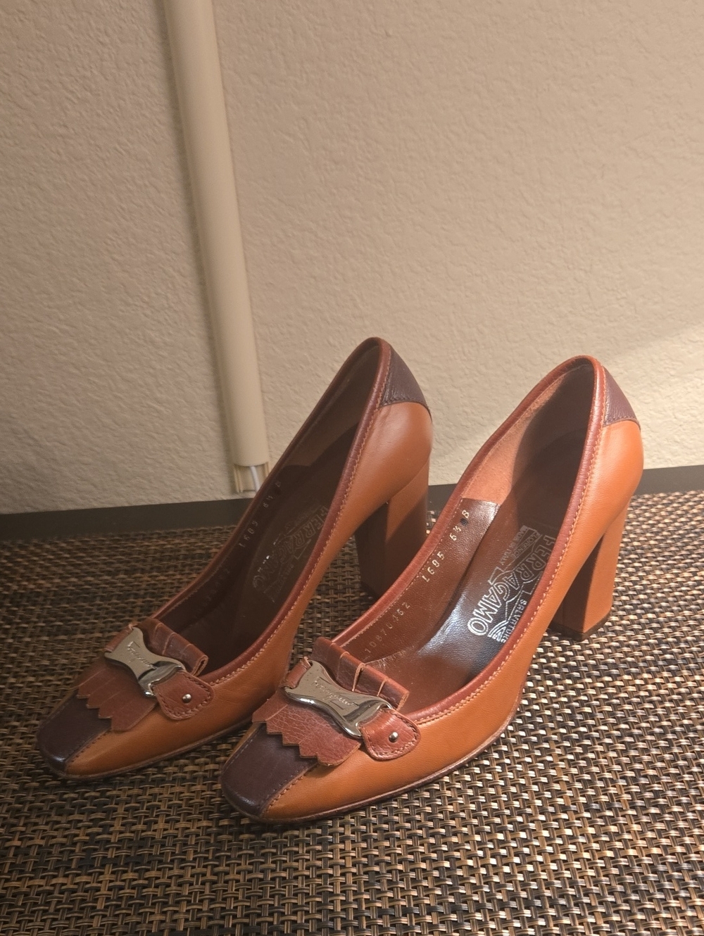 Vintage Salvatore FERRAGAMOBrown Leather Block Heel Pumps with Decorative Buckle